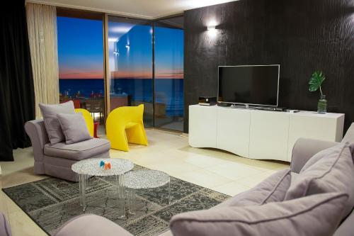 Villa Gloss - image 6