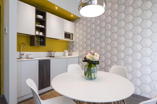 Silenzioso Bilocale con Balcone A61 in Cavallotti Duomo Apartments - Contempora - image 6