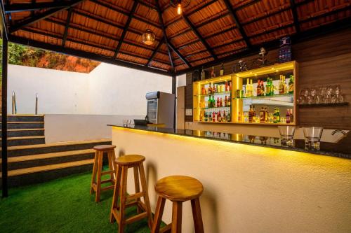 Highly-rated bar