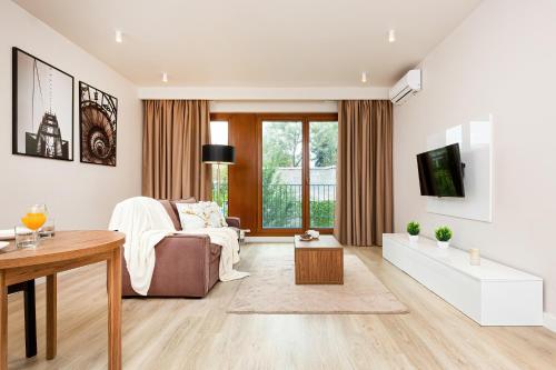 Apartments Warsaw Magazynowa by Renters - image 9