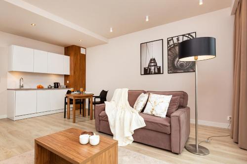 Apartments Warsaw Magazynowa by Renters - image 13