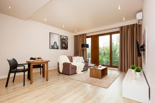 Apartments Warsaw Magazynowa by Renters - main image