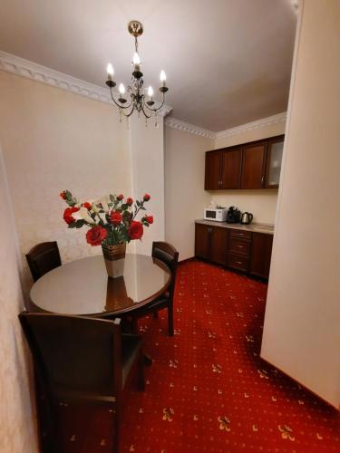 Select House - image 12