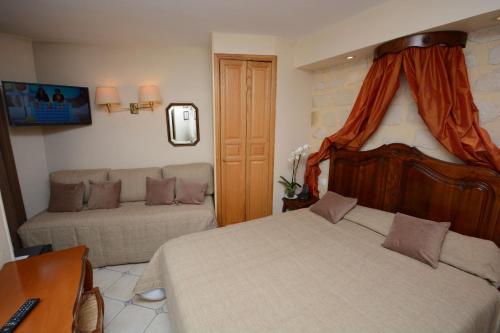 Familia Hotel - image 9