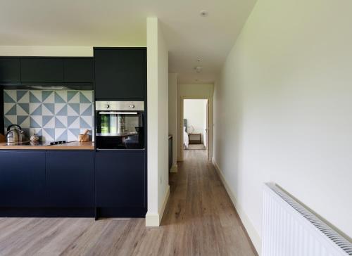 virtuve, The Cabin in Brawdy
