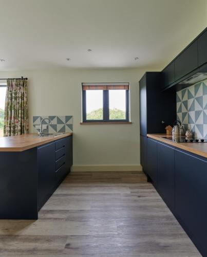 virtuve, The Cabin in Brawdy