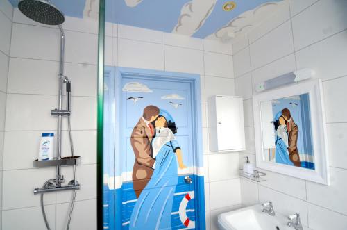 Rose Titanic Belfast romantic world