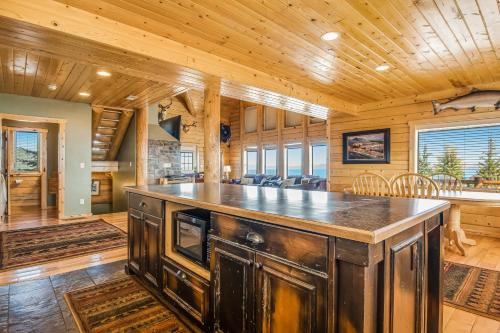 Garden City Chalet - image 5