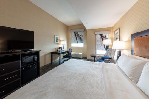 Holiday Inn Express & Suites Riverport Richmond