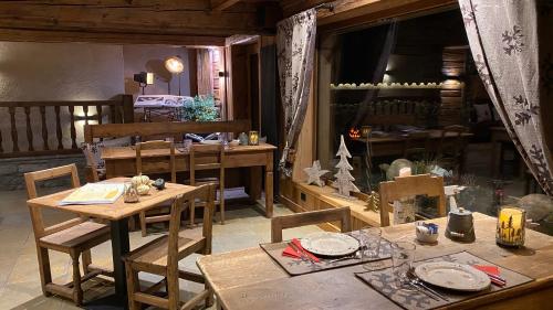 Toit ja joogid, Les Trompeurs chez Odette in Cogne