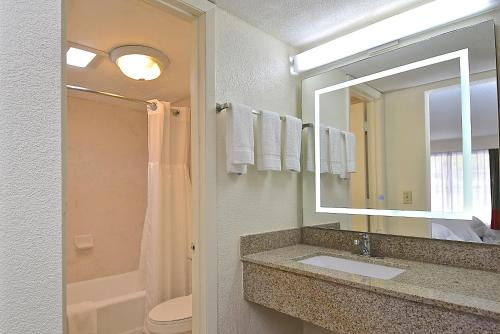 SureStay Hotel by Best Western Sarasota North - image 3