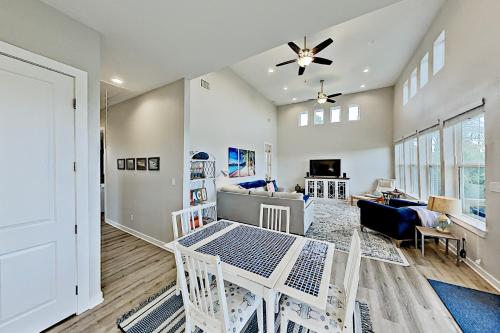 Updated Key Allegro Home - Pool & Balconies home - image 3