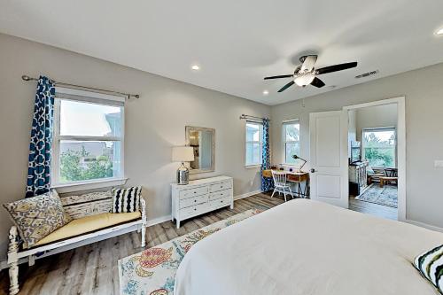 Updated Key Allegro Home - Pool & Balconies home - image 8