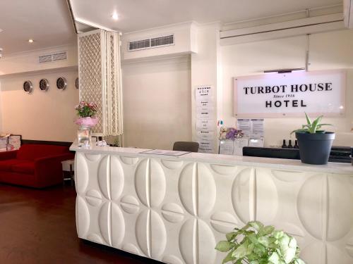 Szolgáltatások, Turbot House Hotel in Brisbane