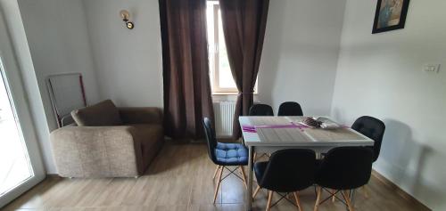 Green Nest - image 12