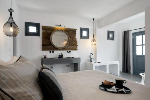Suite with Private Pool and Hot Tub image 10