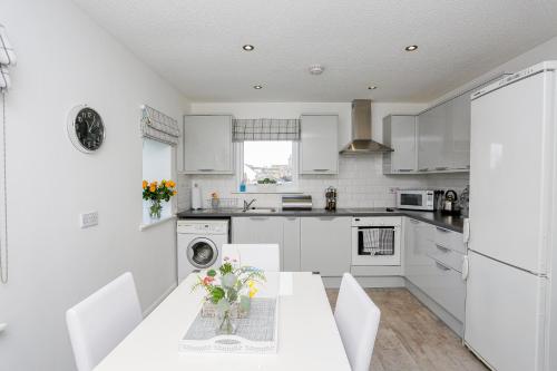 Bếp, 6 Beech Court in Dunblane