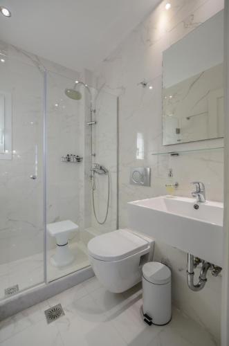Ilion Hotel - image 6