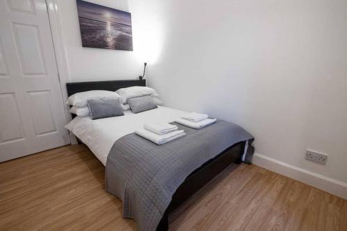☆ Spacious 2 Bed flat Close to University ☆ - image 13
