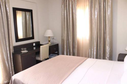 Theasis Hotel Paramythia Ideally located in the prime touristic area of Paramythia, Theasis Hotel Paramythia promises a relaxing and wonderful visit. The hotel has everything you need for a comfortable stay. All the necessary