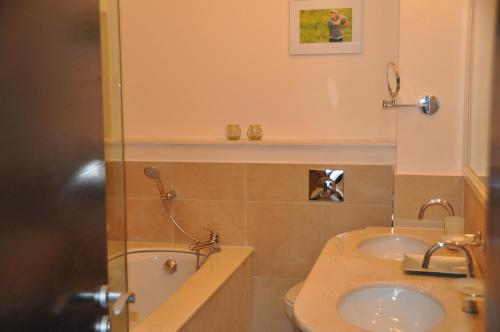 Thracian Cliffs Owners Apartments - image 3