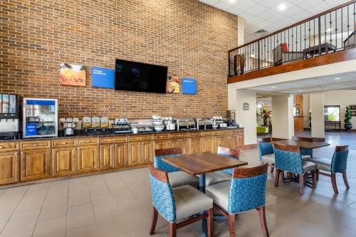 Comfort Inn Warner Robins - Robins AFB