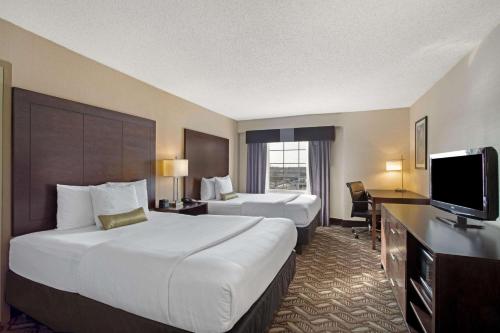 2 double beds