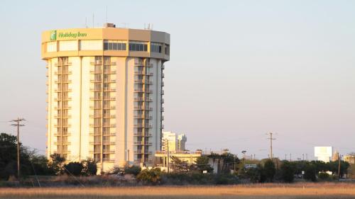 Holiday Inn Charleston-Riverview, an IHG Hotel