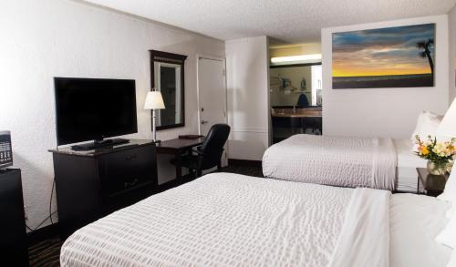 Days Inn by Wyndham Stuart - image 11