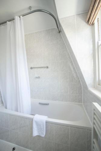 The Darlington Hyde Park - image 12