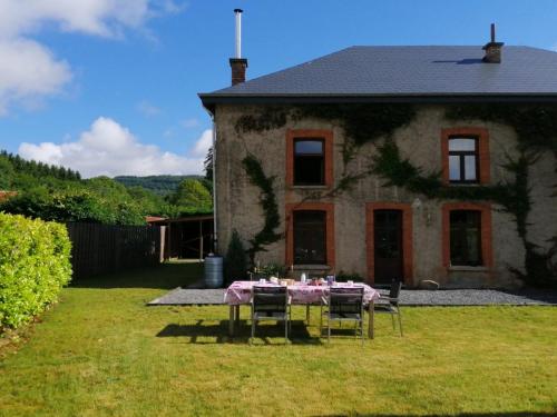 B&B Rochehaut - l'oiseau bleu - Bed and Breakfast Rochehaut