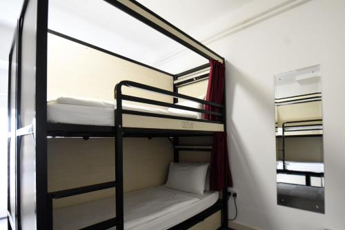 Kinlay Hostel Eyre Square Room Type - Bed in 4-Bed Mixed Dormitory with Shared Bathroom