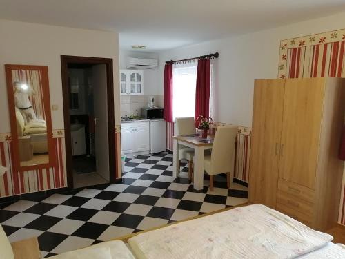 Magdalena Apartmanház - image 2