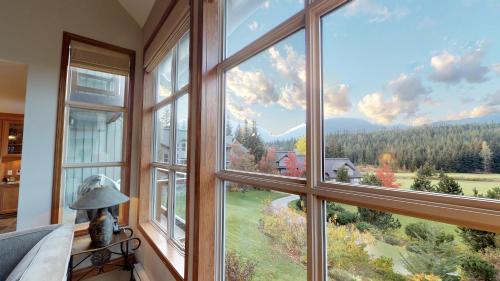 B&B Whistler - Golf Course & Mountain Views by Harmony Whistler - Bed and Breakfast Whistler