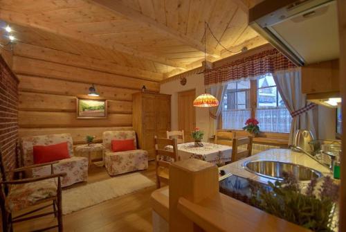 Bambi Cottage 3
