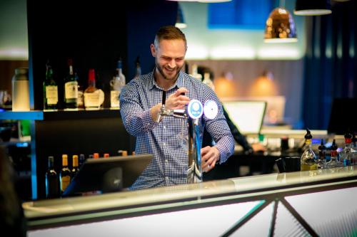 Highly-rated bar