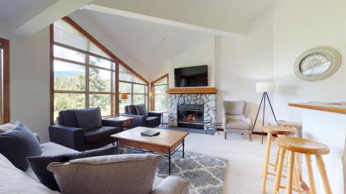 Spacious Family Home with Spectacular Views by Harmony Whistler