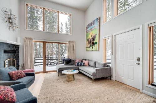 Mid Century Glam Chalet in the Woods with Hot Tub - image 2