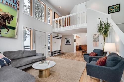Mid Century Glam Chalet in the Woods with Hot Tub - image 4