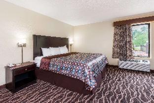 Days Inn & Suites by Wyndham Casey thumb 4