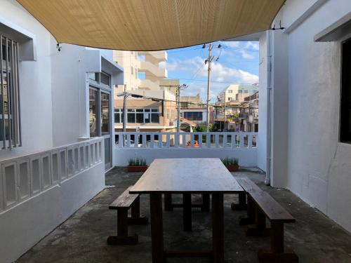 Balcony/terrace, ゲストハウス cocoikoi -男性専用- in Miyakojima