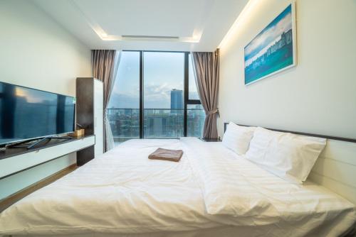 One-Bedroom Apartment image 6