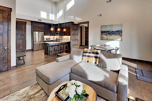 Stylish New-Build with 2 Suites Pool & Hot Tub condo - image 2