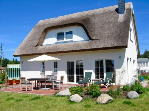 Viesnīcas āriene, Ferienhaus Windrose in Breege