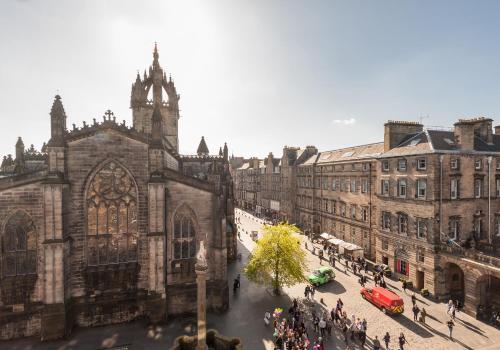 Parliament Sq (apt 15) Royal Mile - image 5