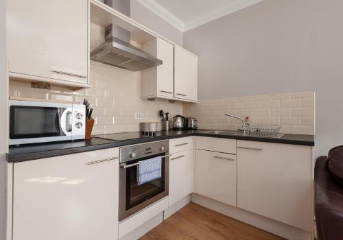 Ladystairs 1 Royal Mile - image 11