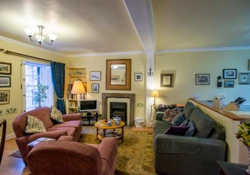 Picture of Candlemaker Row View Of Edinburgh Castle