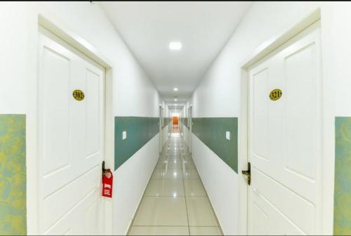 Green Line Residency — other in Akaparambu - Vappalassery Road KARIYAD MATTOOR ROAD ,AKAPARAMBU ,AKAPARAMBU JACOBITE CHURCH BUILDING, Nedumbassery IN, 683589