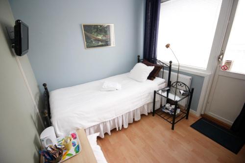 Hotell Zlafen Bed and Breakfast - Accommodation - Karlskoga