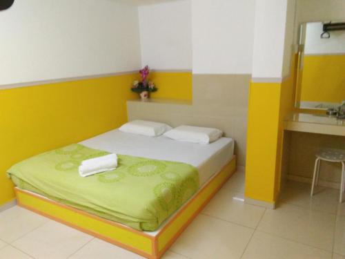 1 queen bed